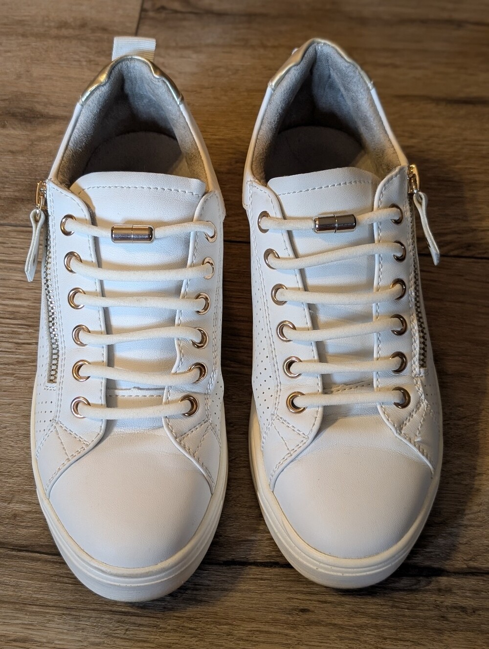 Steve Madden White Women's Brooke Sneakers